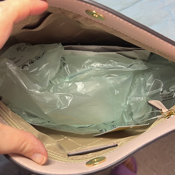 Michael Kors Pink Shoulder Bag (Nicole) NWT - Picture 3 of 5